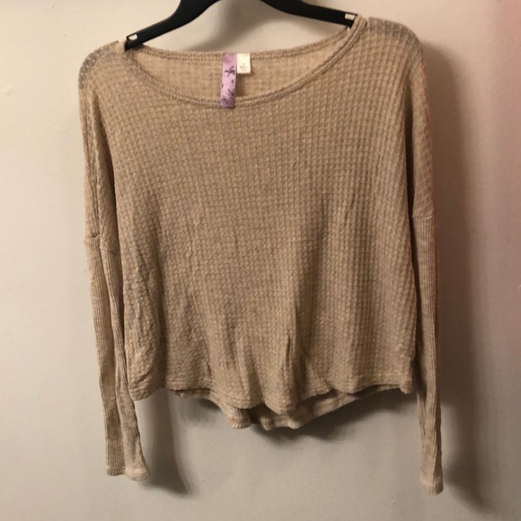 Tan long sleeve - Picture 1 of 1